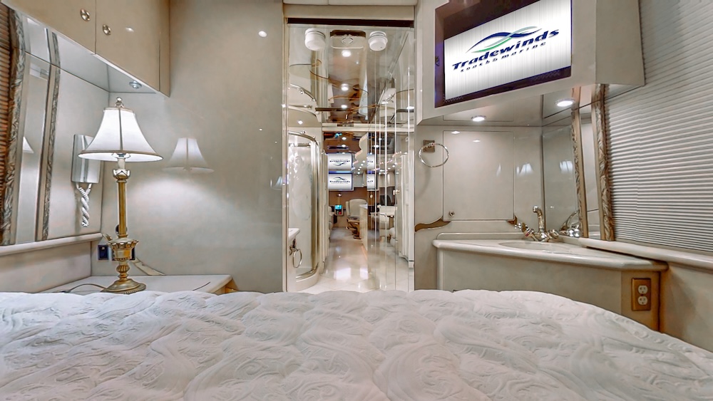 2002 Prevost Featherlite XLII For Sale