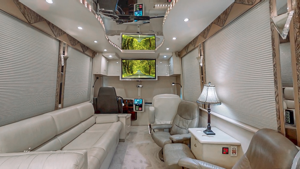 2002 Prevost Featherlite XLII For Sale
