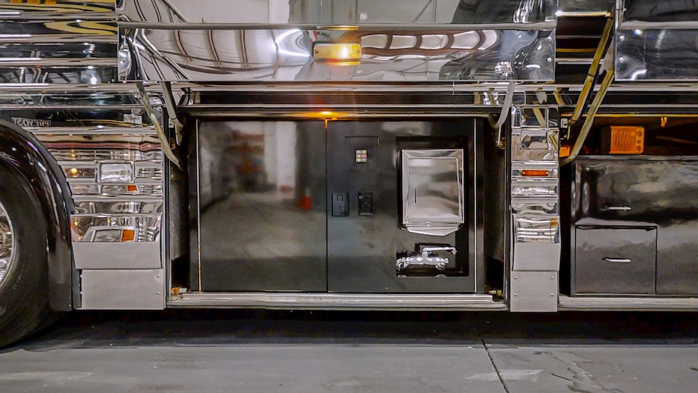 2002 Prevost Featherlite XLII For Sale