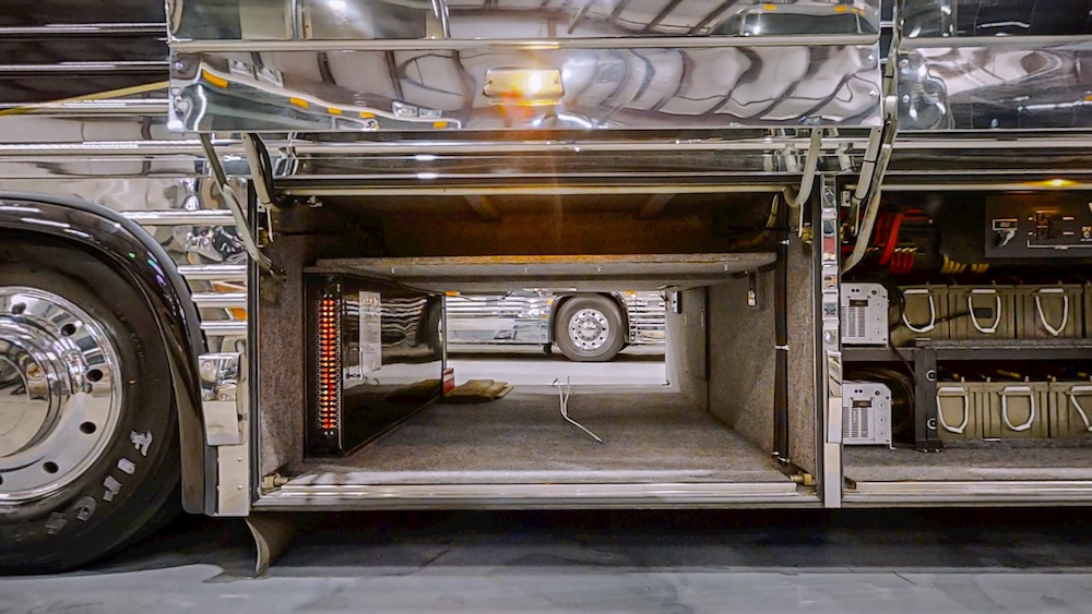 2002 Prevost Featherlite XLII For Sale