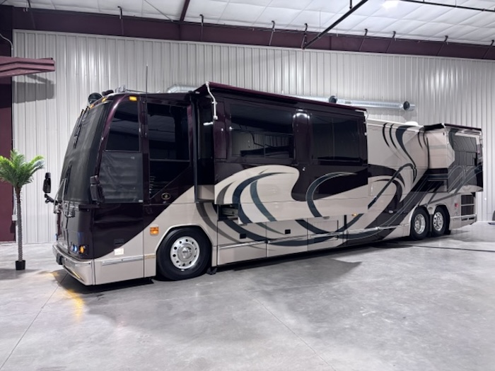 2002 Prevost Featherlite H3-45 For Sale
