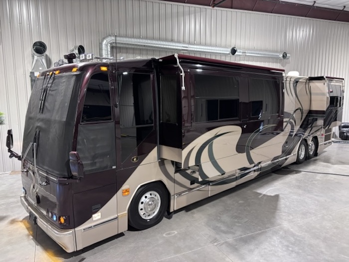 2002 Prevost Featherlite H3-45 For Sale