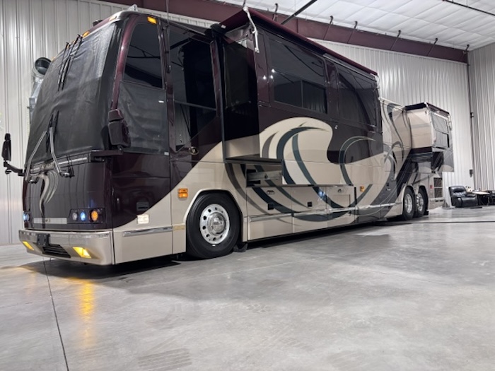 2002 Prevost Featherlite H3-45 For Sale