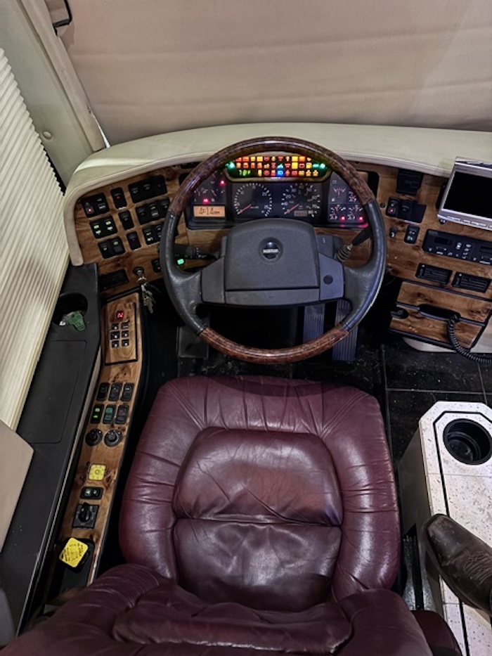 2002 Prevost Featherlite H3-45 For Sale