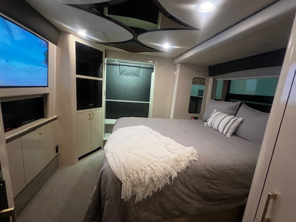 2002 Prevost Marathon XLII For Sale