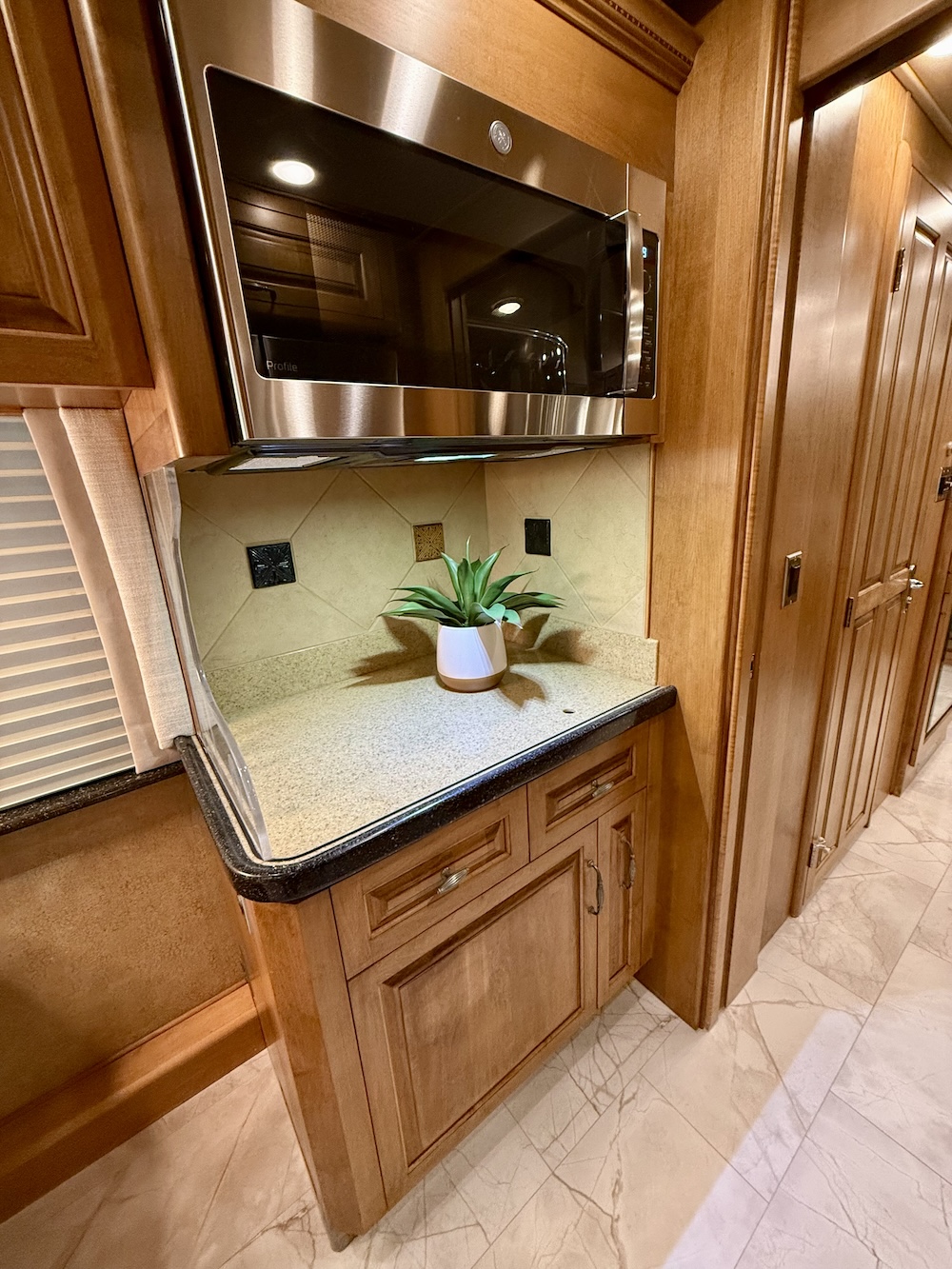 2002 Prevost  Royale XLII For Sale