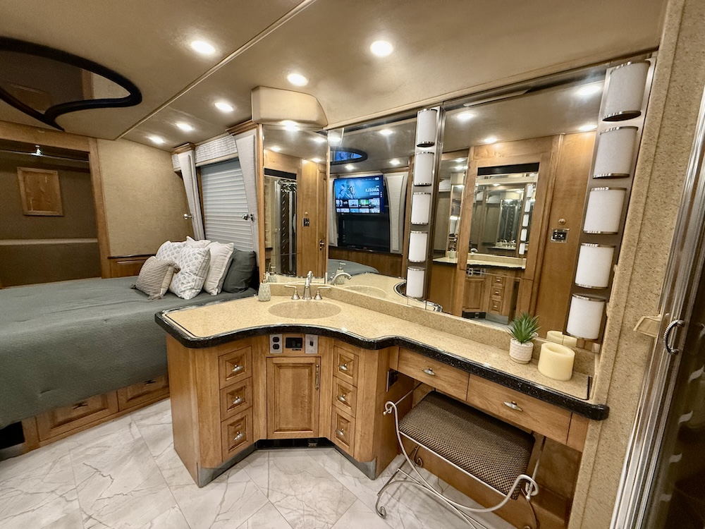 2002 Prevost  Royale XLII For Sale