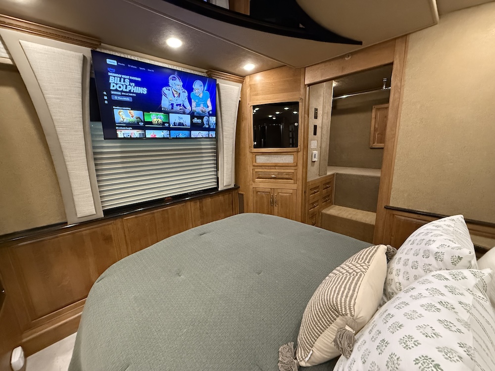 2002 Prevost  Royale XLII For Sale