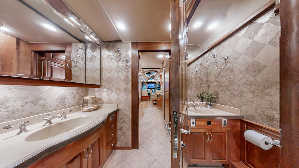 2002 Prevost Royale XLII For Sale