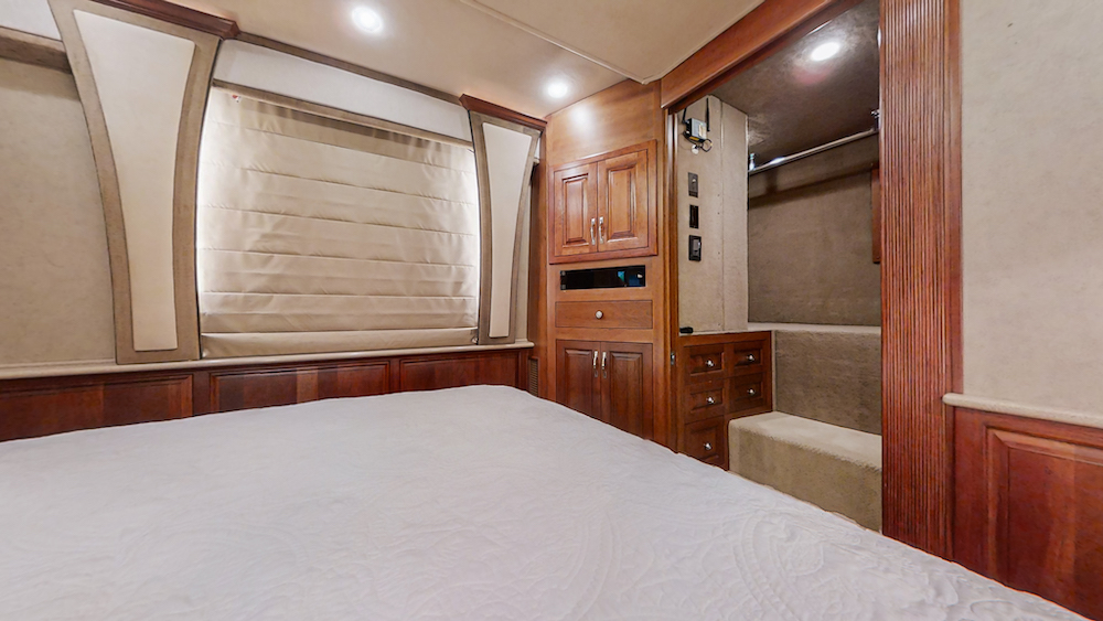 2002 Prevost Royale XLII For Sale