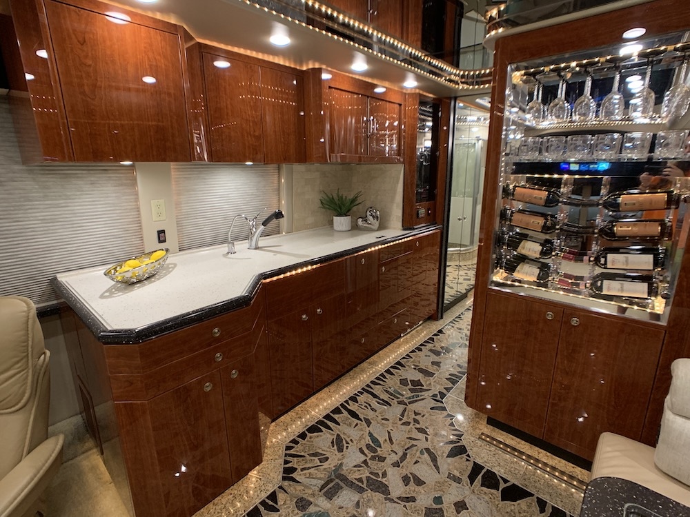 2003 Prevost Featherlite  H3-45 For Sale