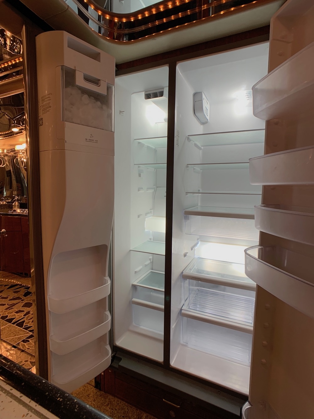 2003 Prevost Featherlite  H3-45 For Sale