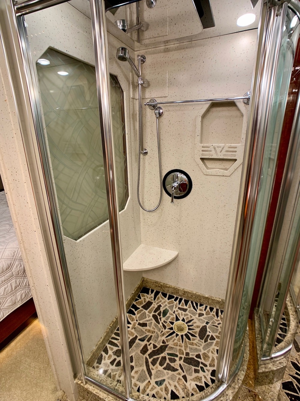 2003 Prevost Featherlite  H3-45 For Sale