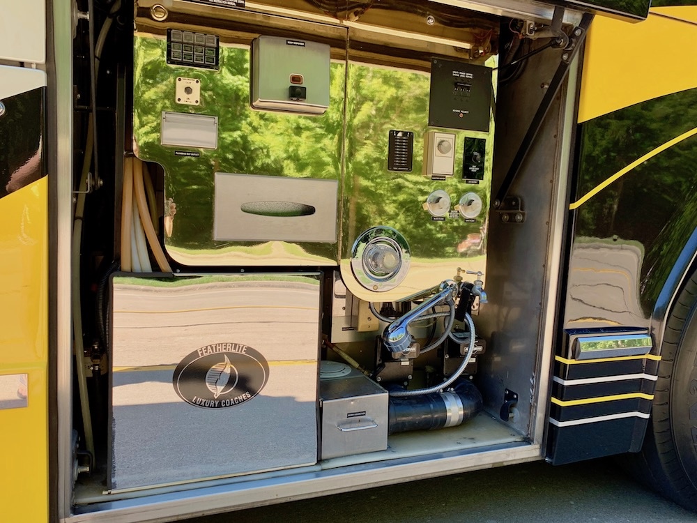 2003 Prevost Featherlite  H3-45 For Sale