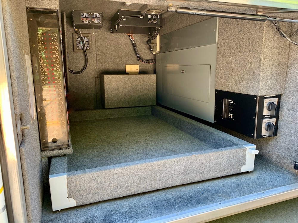 2003 Prevost Featherlite  H3-45 For Sale