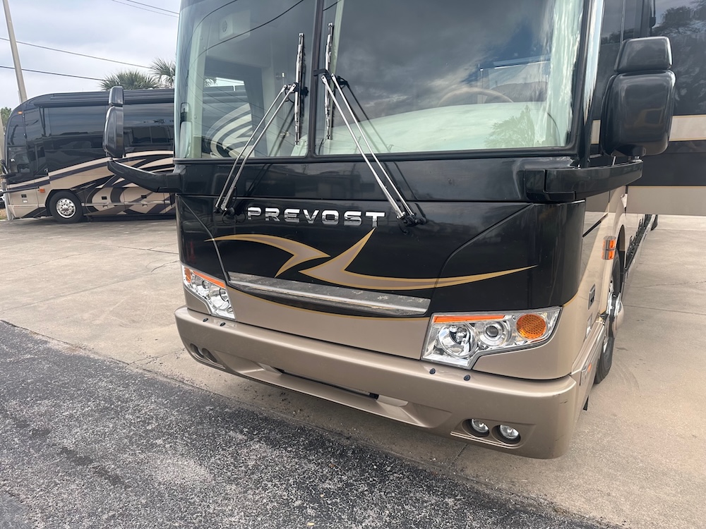 2003 Prevost Featherlite H3-45 For Sale