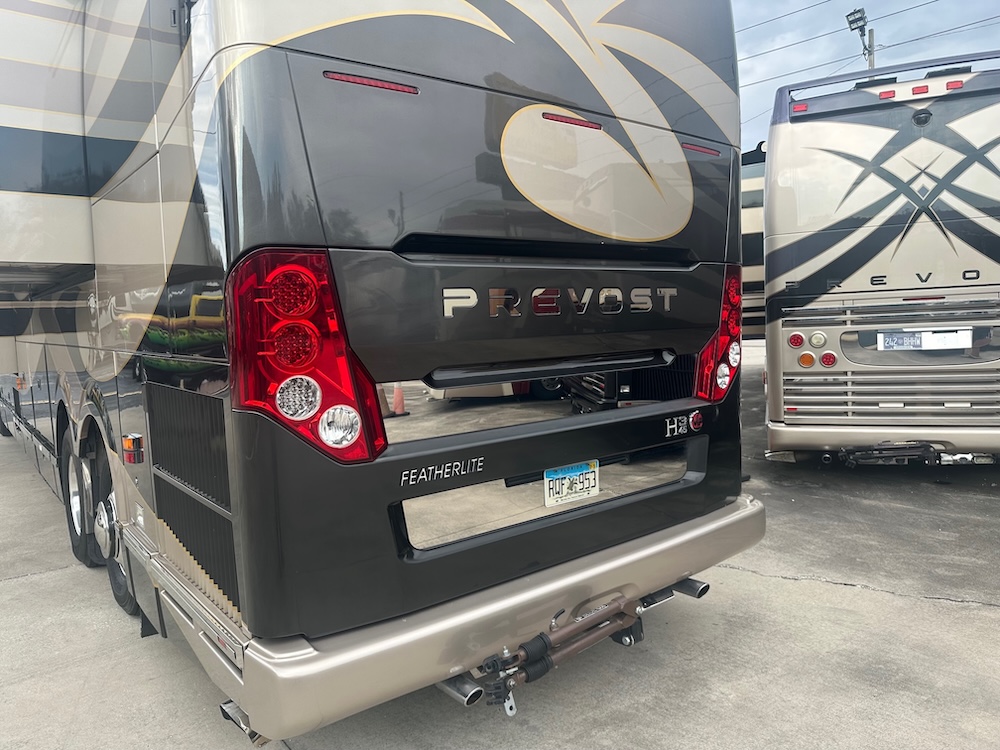 2003 Prevost Featherlite H3-45 For Sale