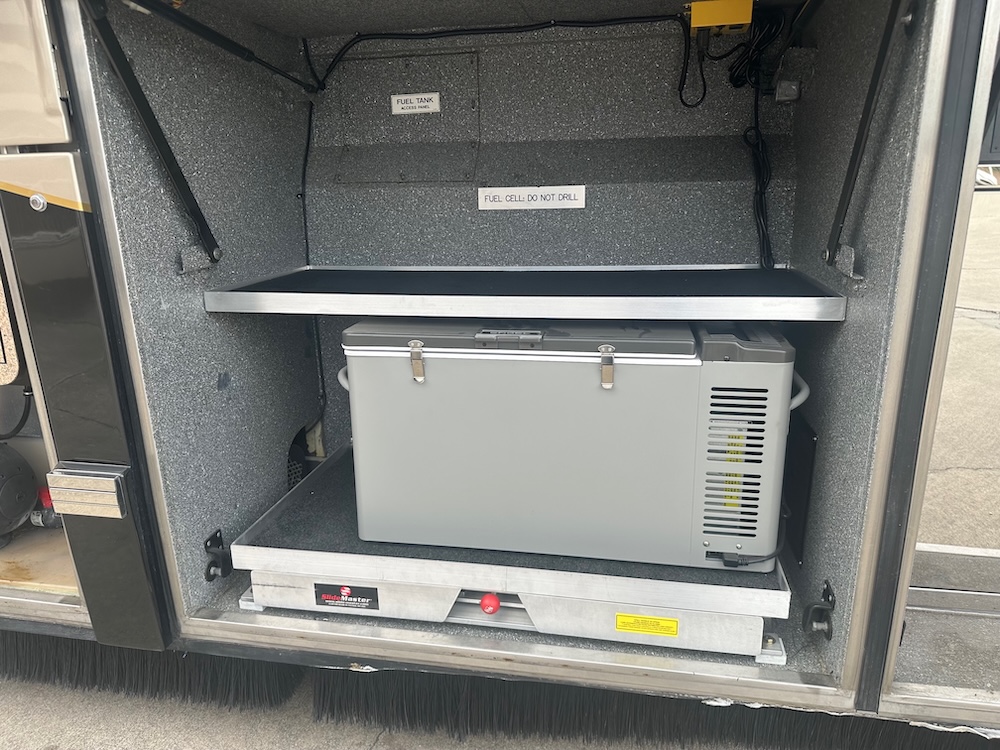 2003 Prevost Featherlite H3-45 For Sale