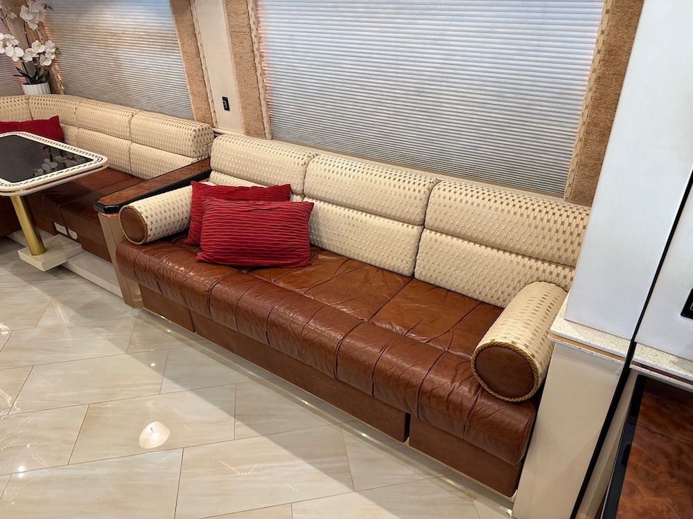 2003 Prevost Featherlite H3-45 For Sale