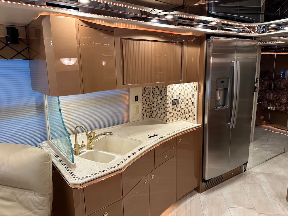 2003 Prevost Featherlite H3-45 For Sale