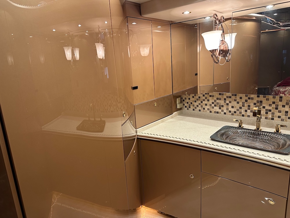 2003 Prevost Featherlite H3-45 For Sale