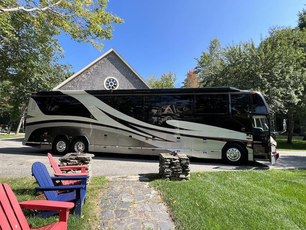 2002 Prevost Featherlite H3-45 For Sale