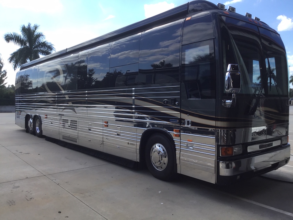 2003 Prevost Featherlite XLII For Sale