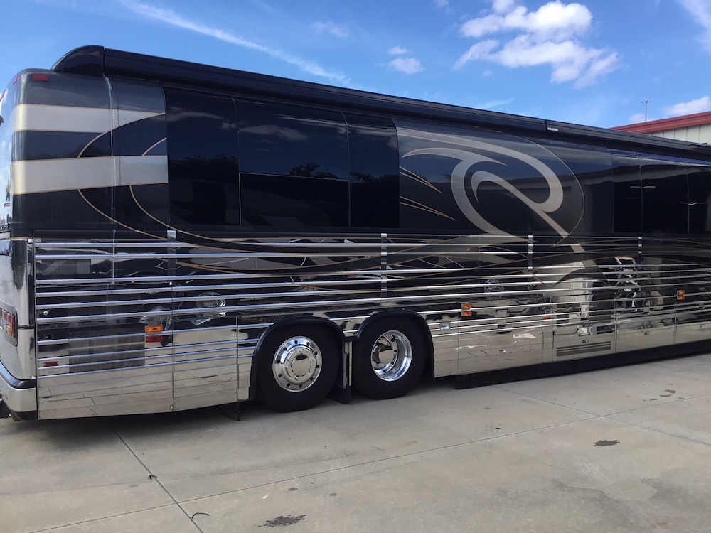 2003 Prevost Featherlite XLII For Sale