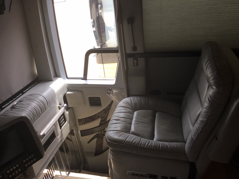 2003 Prevost Featherlite XLII For Sale