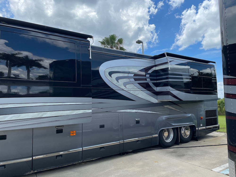 2003 Prevost Marathon H3-45 For Sale