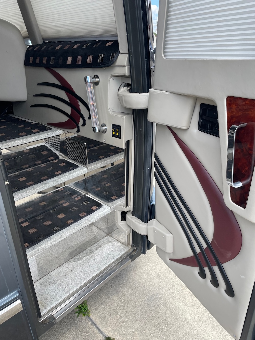 2003 Prevost Marathon H3-45 For Sale