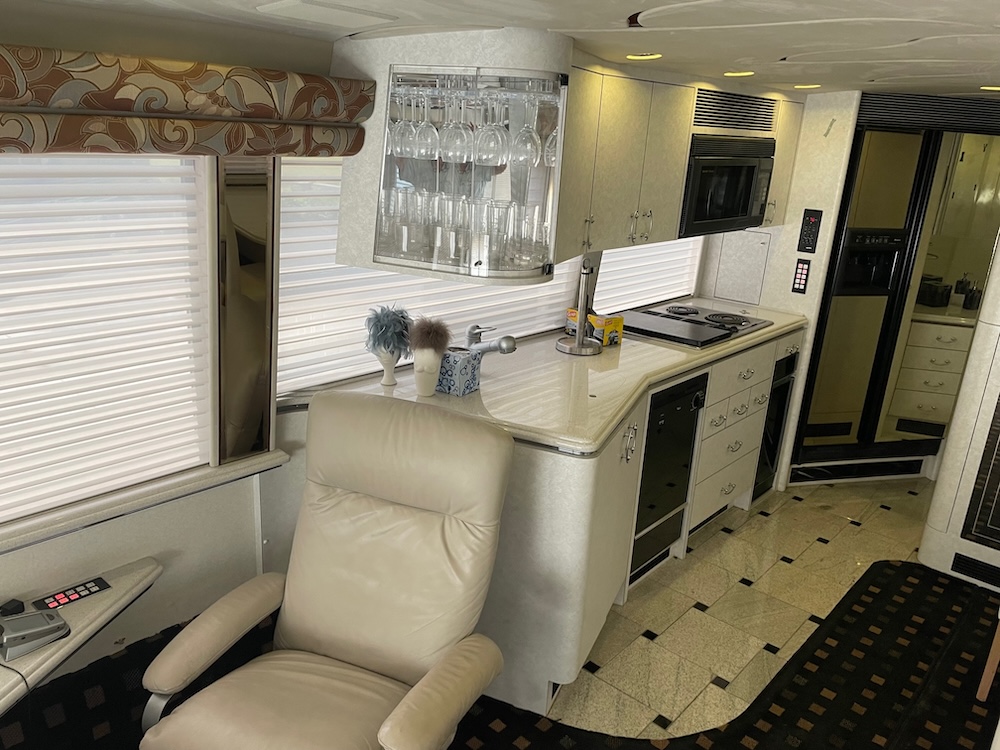 2003 Prevost Marathon H3-45 For Sale