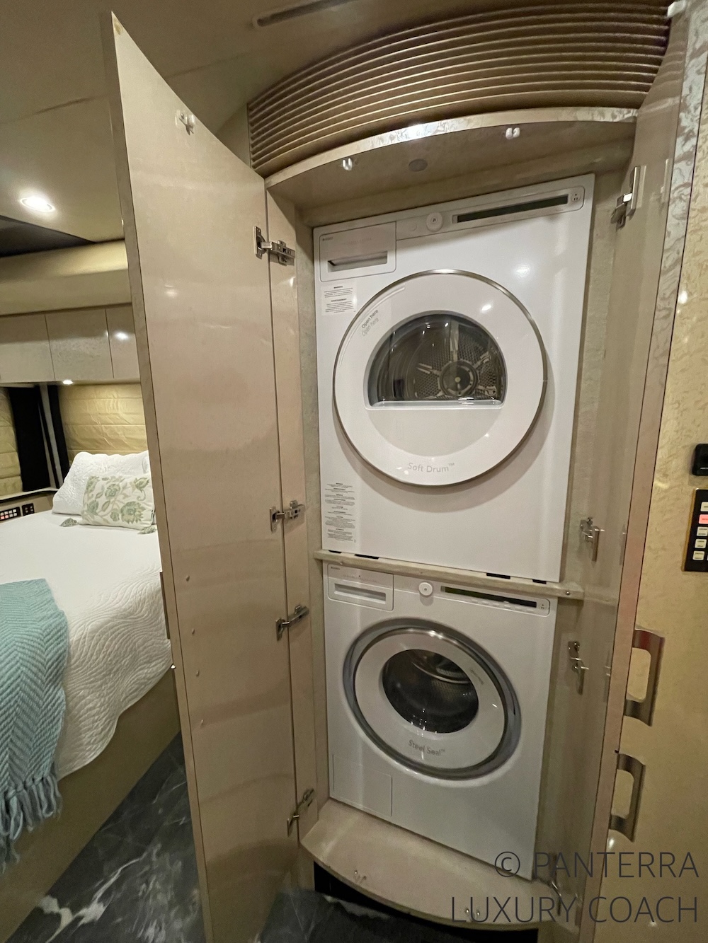 2003 Prevost  Marathon XLII For Sale