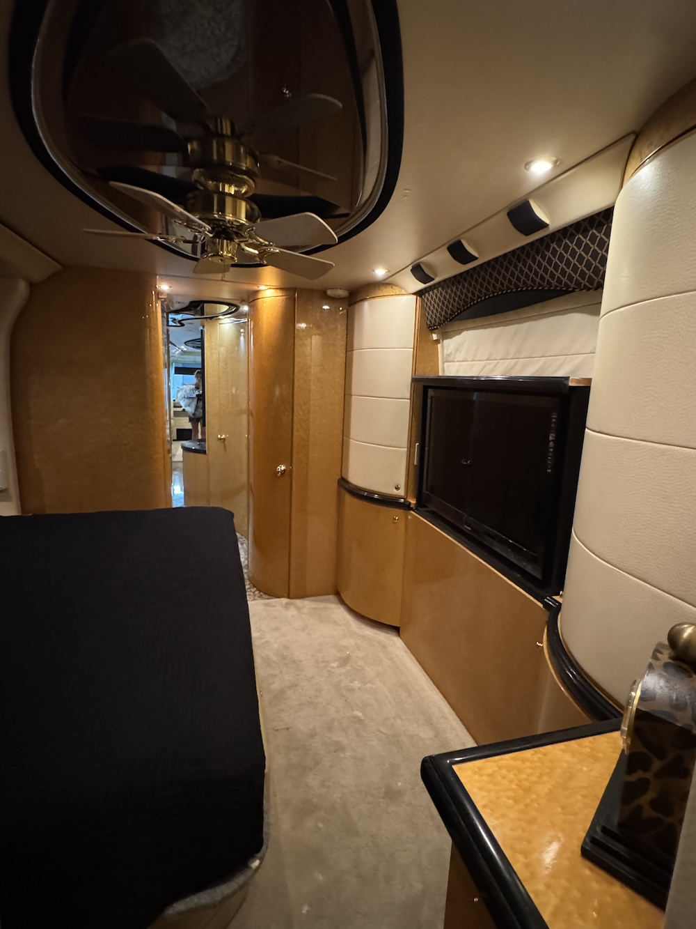 2003 Prevost Millennium XLII For Sale