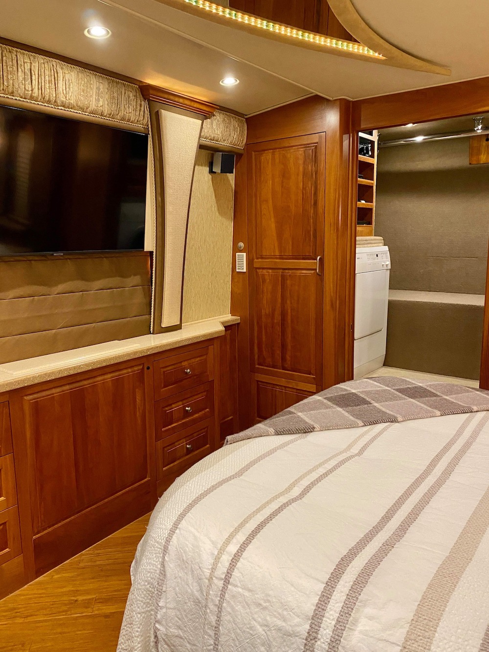 2003 Prevost Royale XLII For Sale