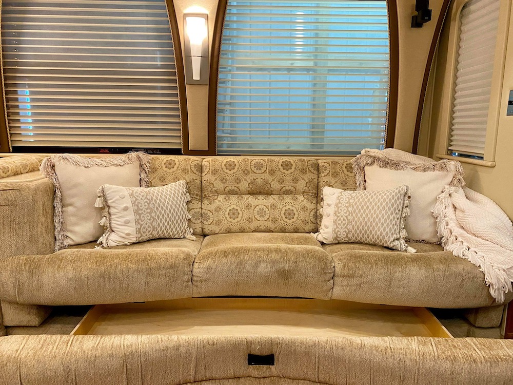 2003 Prevost Royale XLII For Sale