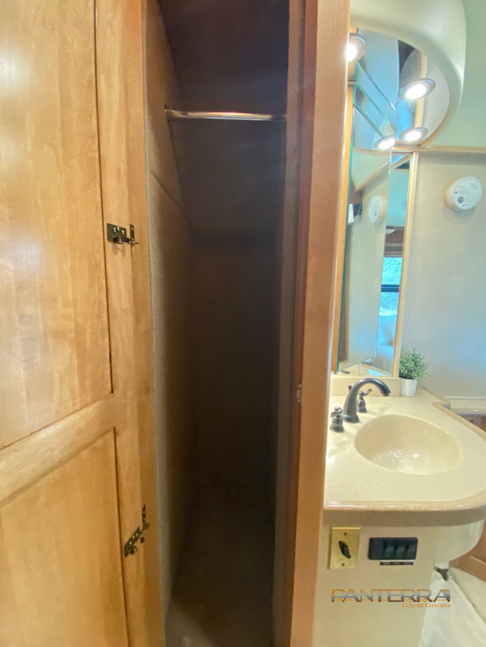 2003 Prevost Royale XLII For Sale