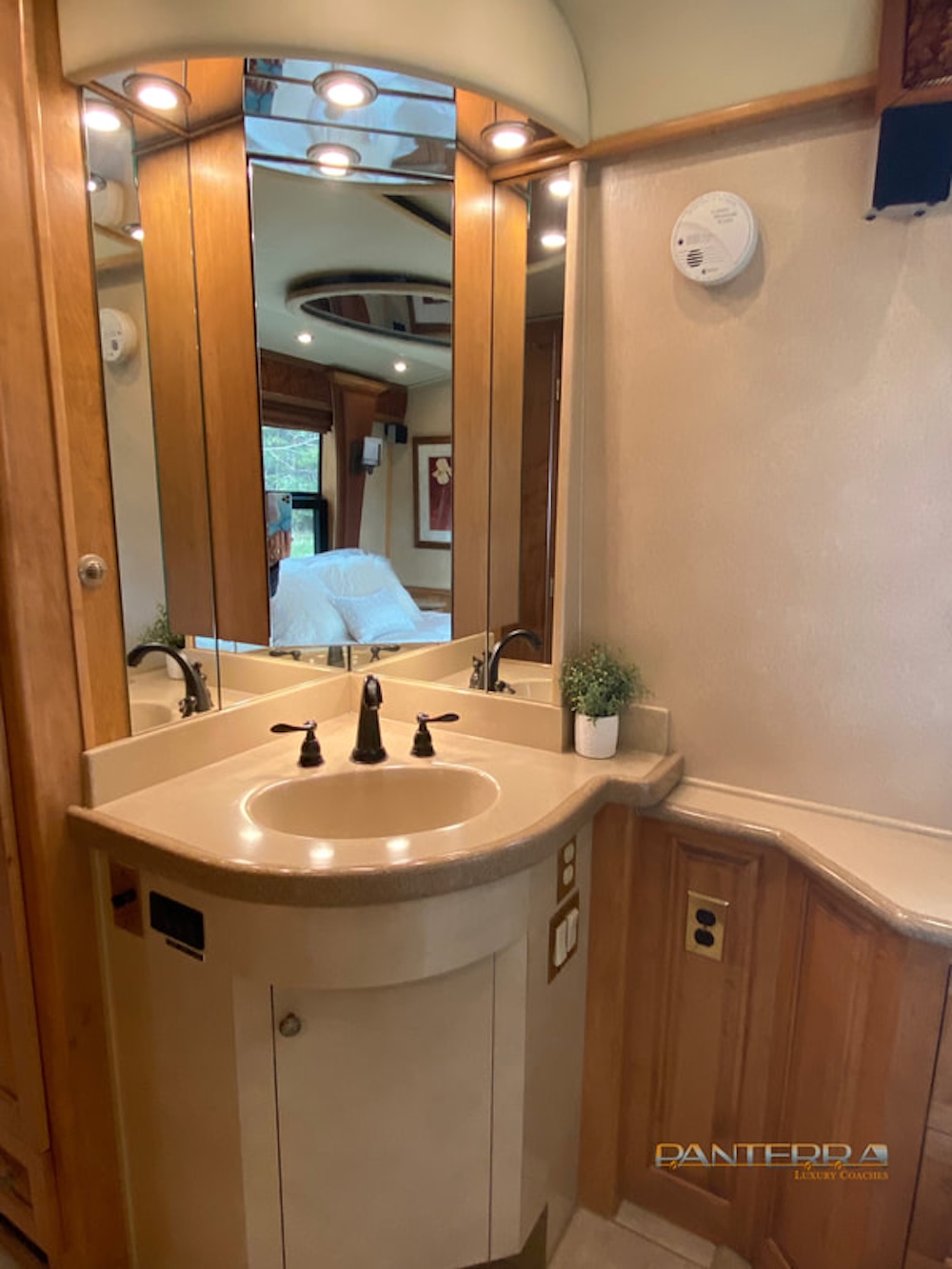 2003 Prevost Royale XLII For Sale