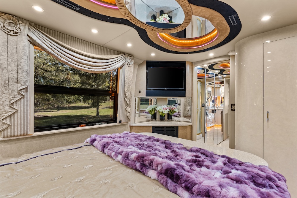 2003 Prevost XLII For Sale