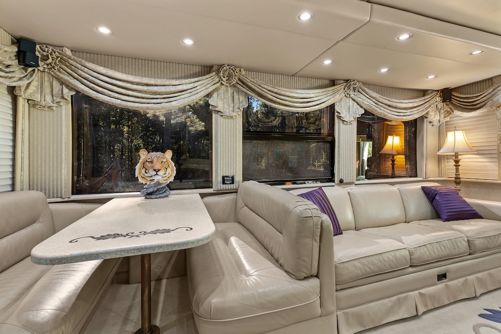 2003 Prevost XLII For Sale