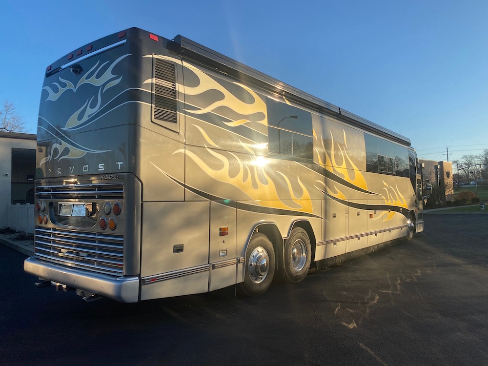 2004 Prevost Featherlite H3-45 For Sale