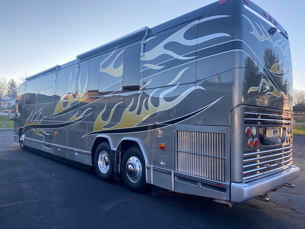 2004 Prevost Featherlite H3-45 For Sale