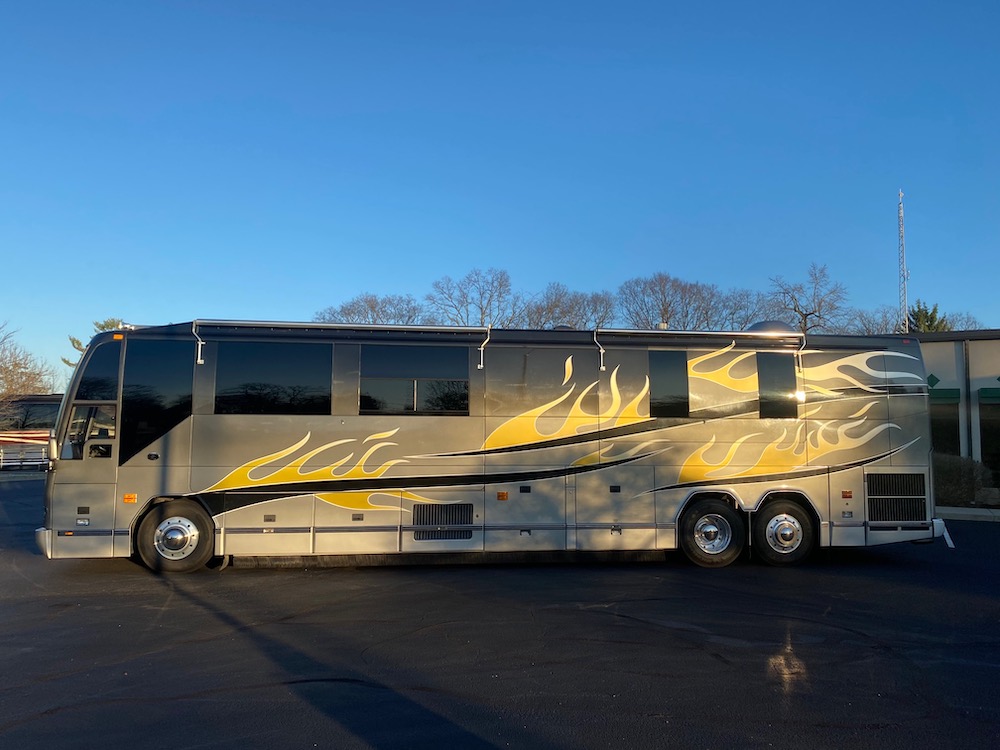 2004 Prevost Featherlite H3-45 For Sale