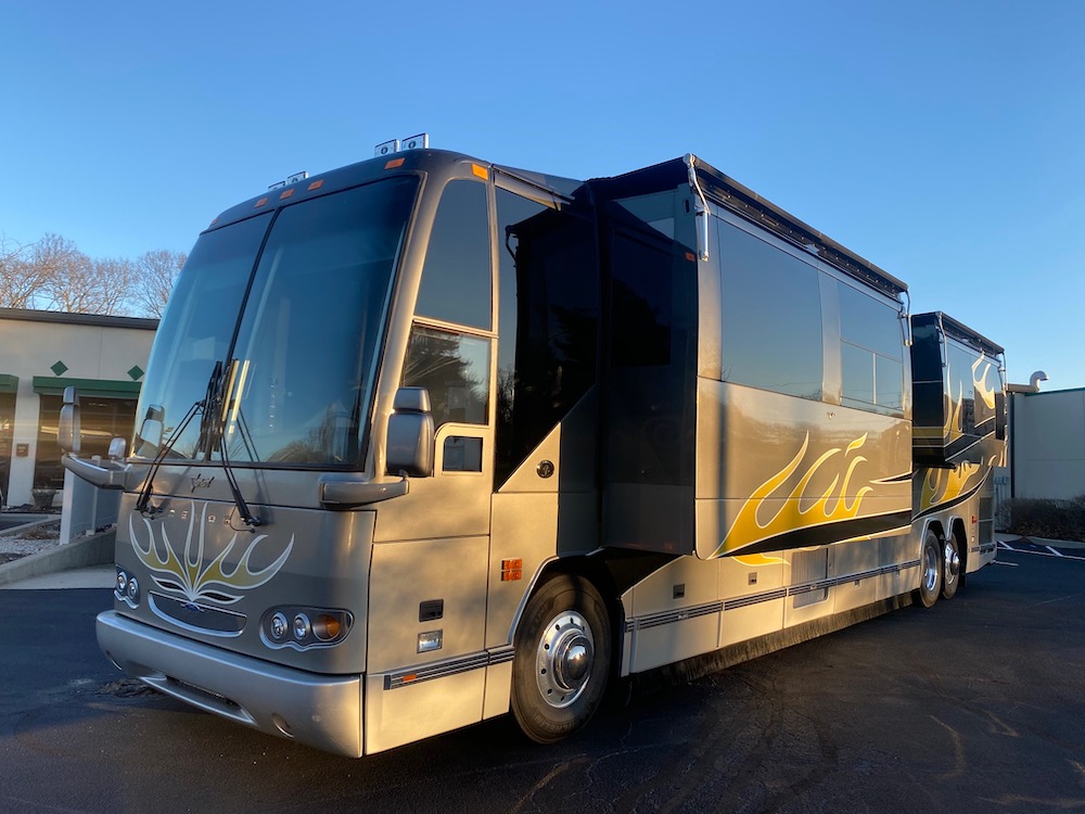 2004 Prevost Featherlite H3-45 For Sale