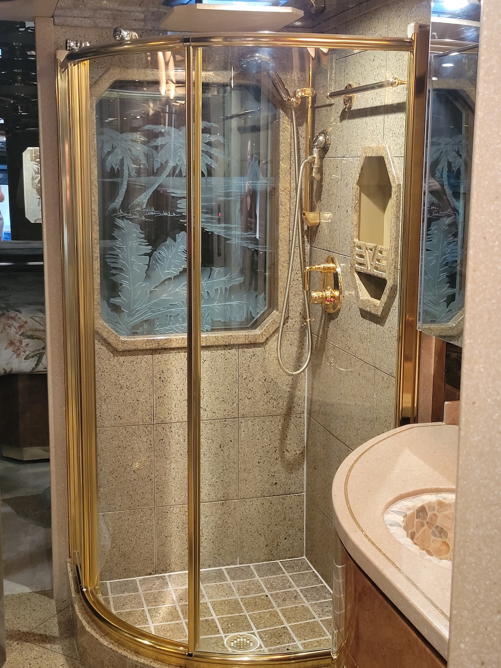 2004 Prevost Featherlite H3-45 For Sale