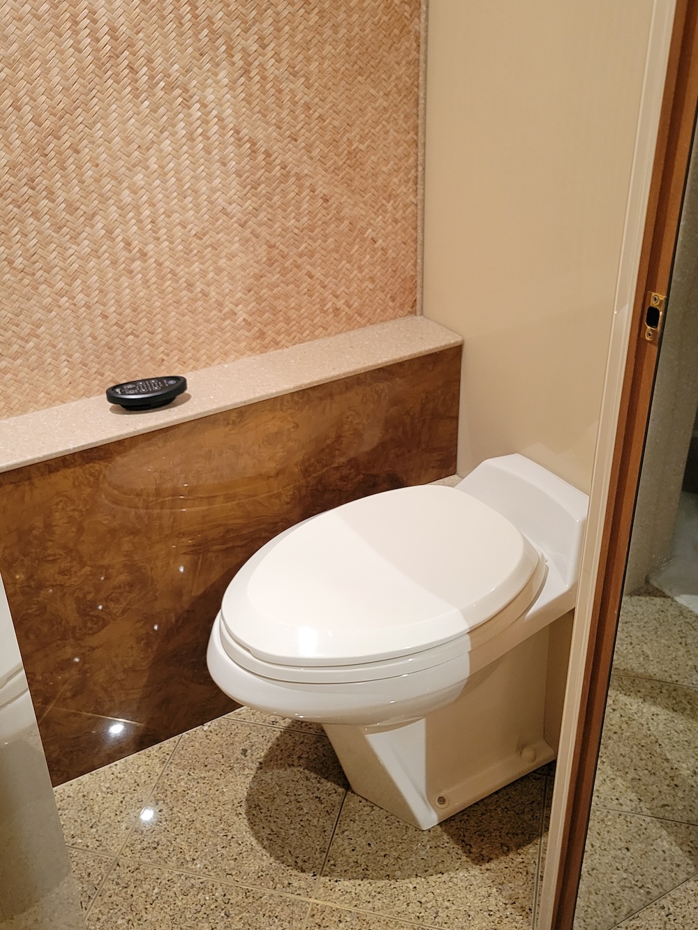 2004 Prevost Featherlite H3-45 For Sale