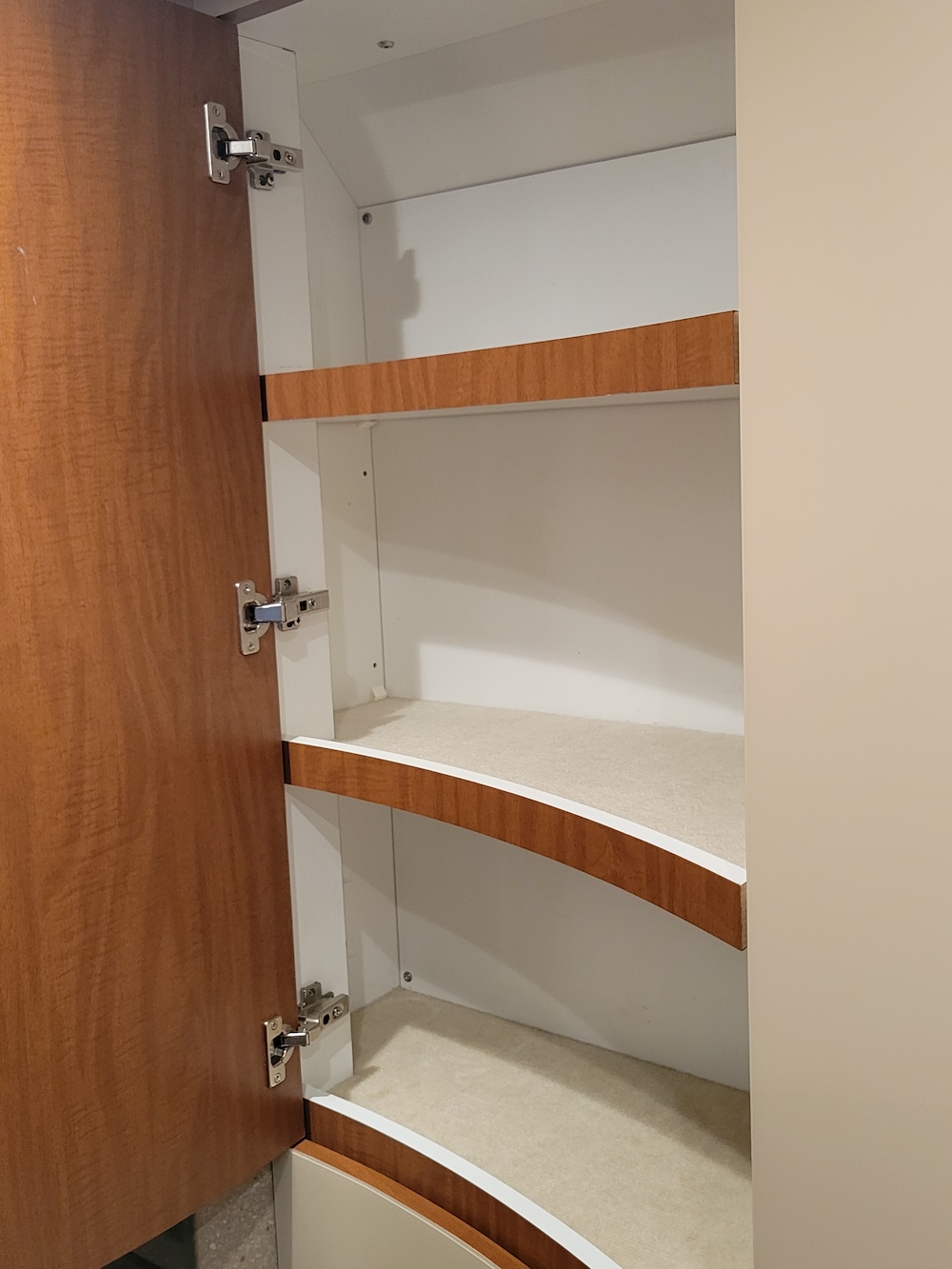 2004 Prevost Featherlite H3-45 For Sale