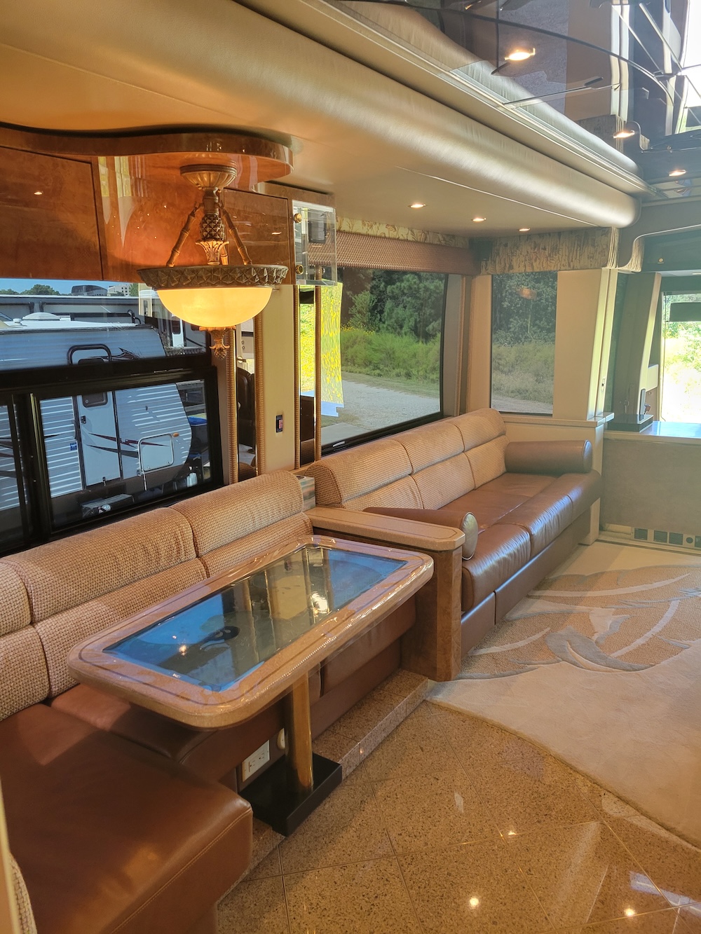 2004 Prevost Featherlite H3-45 For Sale