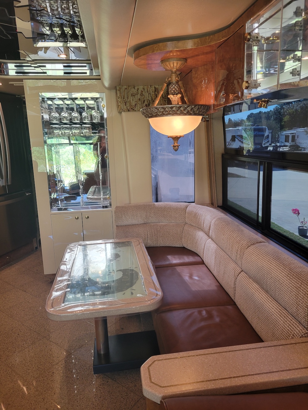 2004 Prevost Featherlite H3-45 For Sale