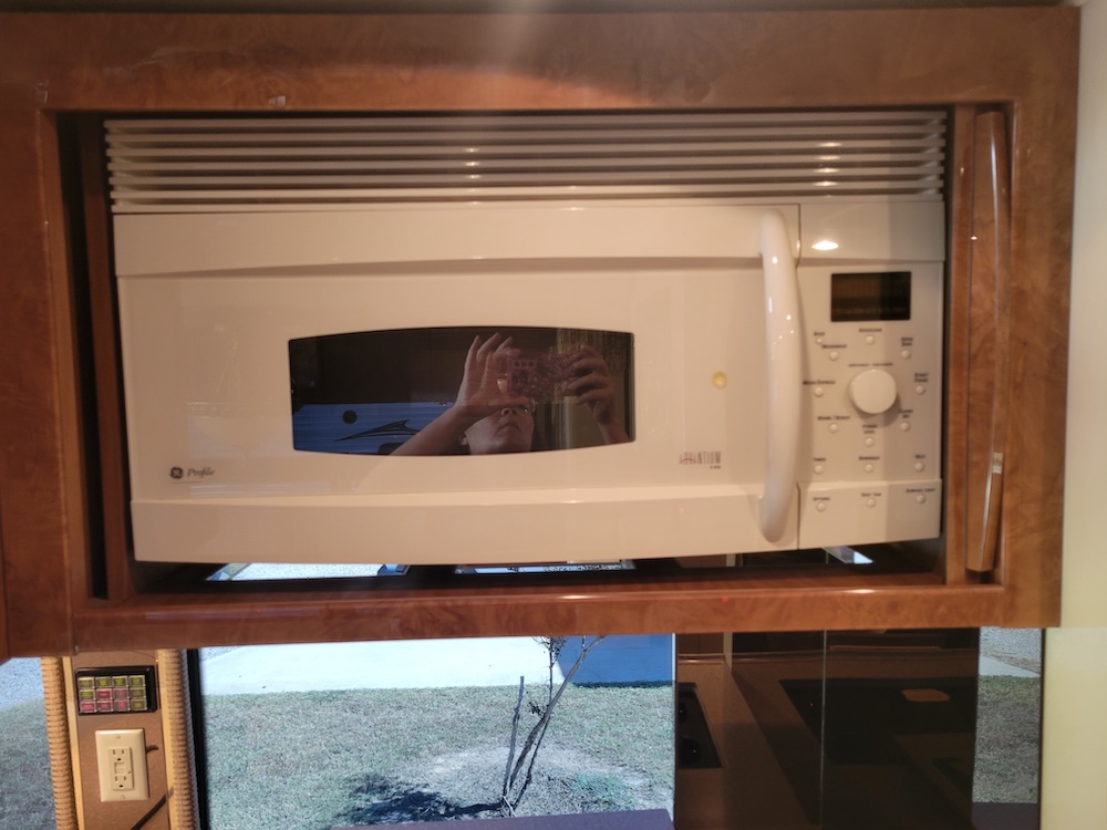 2004 Prevost Featherlite H3-45 For Sale